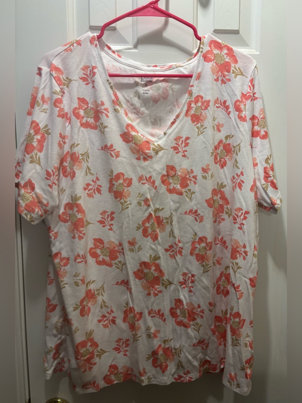 croft & barrow White V-Neck Tee with Coral Floral Print